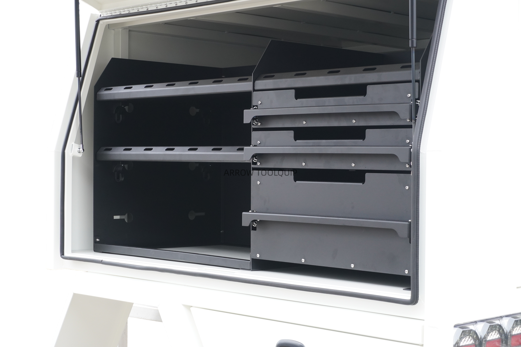 dual cab ute service body 2 door white heavy duty tray
